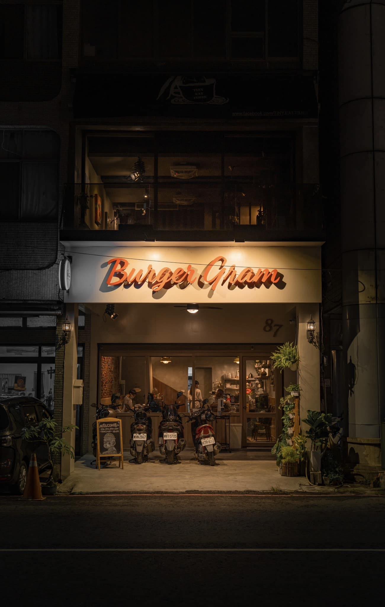 Burger Gram storefront or interior